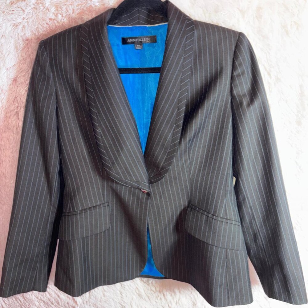 Anne Klein black blazer with blue pinstripes - Picture 4 of 6